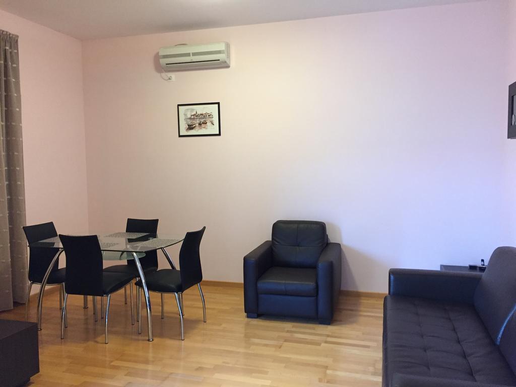 Apartments Ploski Херцег Нови Екстериор снимка
